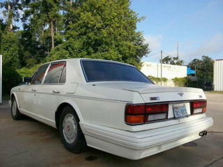 Illustration for article titled For $10,000, This 1991 Bentley Turbo R Could Be Your Loco-Motive